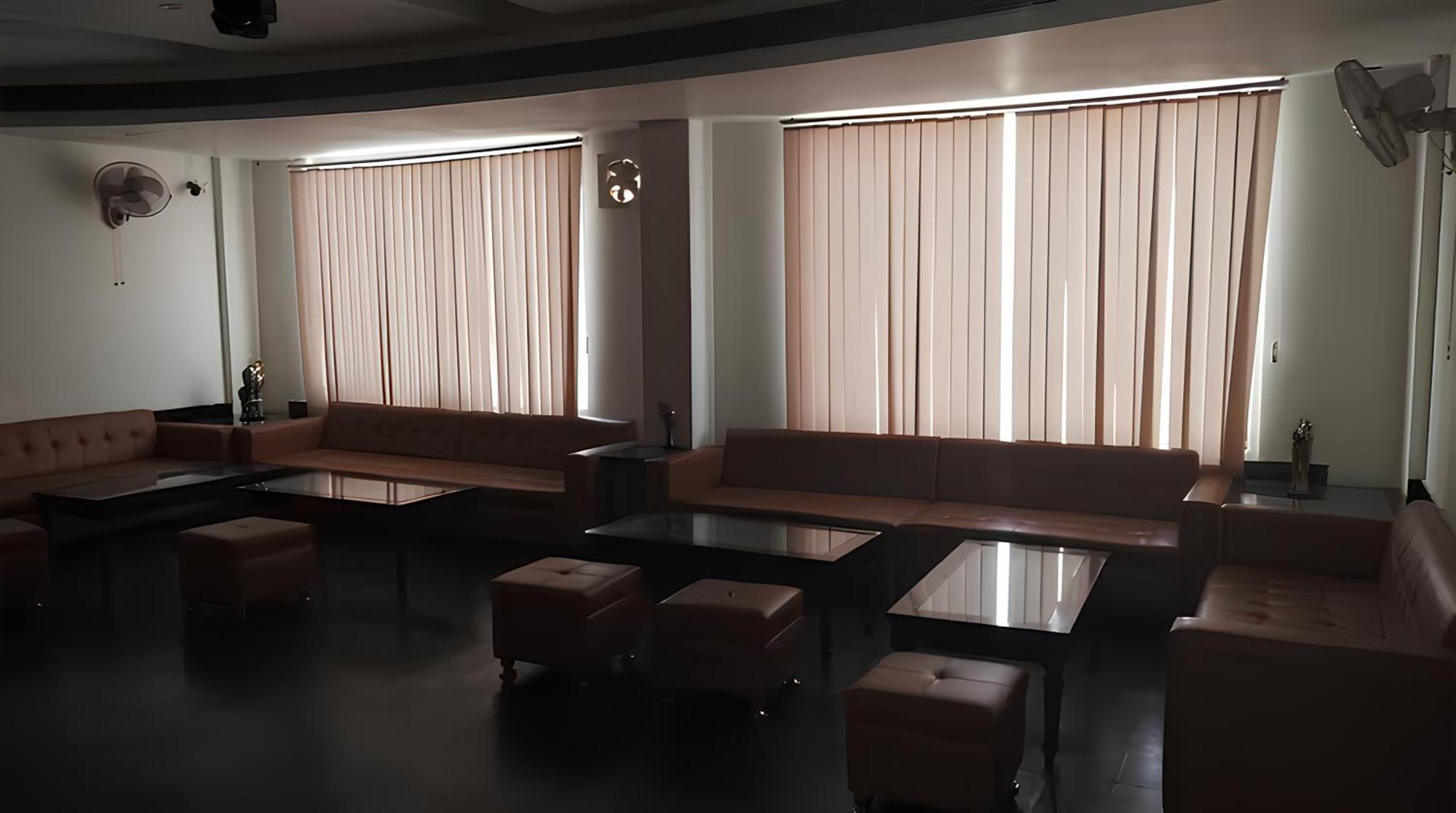 Club 7 Resort And Banquets بريلي المظهر الخارجي الصورة