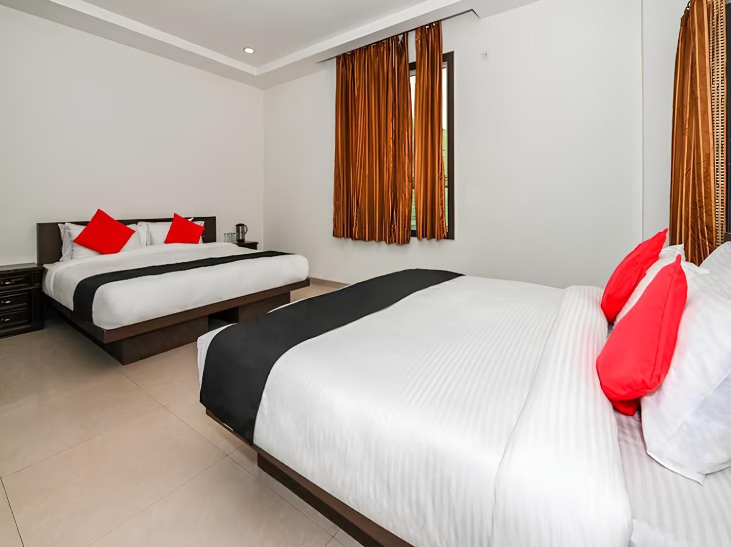 Club 7 Resort And Banquets بريلي المظهر الخارجي الصورة